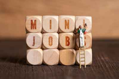 Holzwürfel mit Aufschrift Miniob